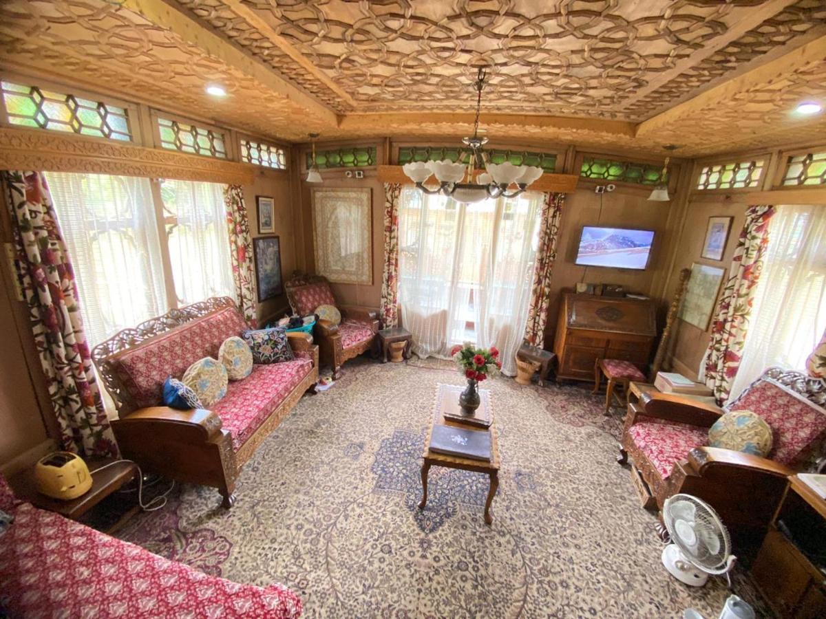 The Flostel Srinagar Ngoại thất bức ảnh